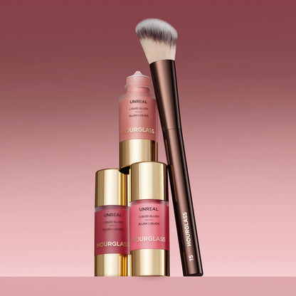 Hourglass No. 15 Blush Brush – Precision brush for liquid and cream blush