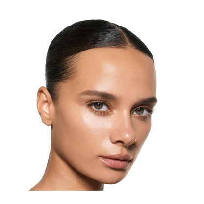 Victoria Beckham Future Lash Mascara in Black - Smudge-Proof Mascara for Lengthened, Defined Lashes with Shea Butter and Niacinamide