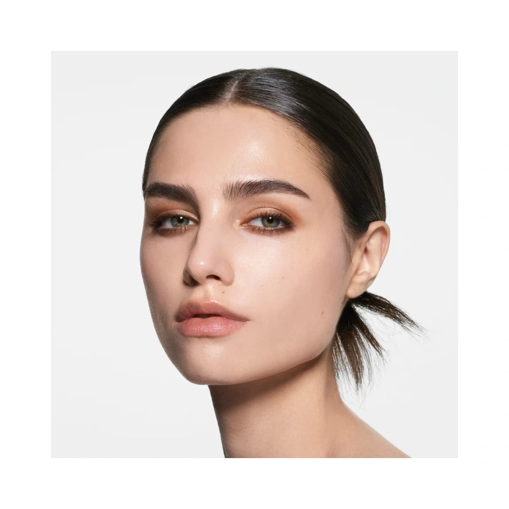 Victoria Beckham Eye Wardrobe Multi-Finish Eyeshadow Palette - Luxurious Matte, Shimmer & Metallic Shades for Stunning Eye Looks