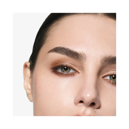 Victoria Beckham Eye Wardrobe Multi-Finish Eyeshadow Palette - Luxurious Matte, Shimmer & Metallic Shades for Stunning Eye Looks