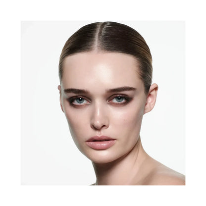 Victoria Beckham Eye Wardrobe Multi-Finish Eyeshadow Palette - Luxurious Matte, Shimmer & Metallic Shades for Stunning Eye Looks